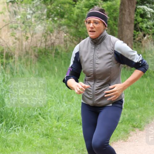 04.05.2025 - 8. Wedeler Halbmarathon Lena Gebhardt http://msf.ph/oto/7831564 04.05.2025 11:18:14 Laufen  meine-sportfotos.de