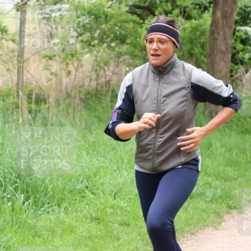 04.05.2025 - 8. Wedeler Halbmarathon Lena Gebhardt http://msf.ph/oto/7831569 04.05.2025 11:18:14 Laufen  meine-sportfotos.de