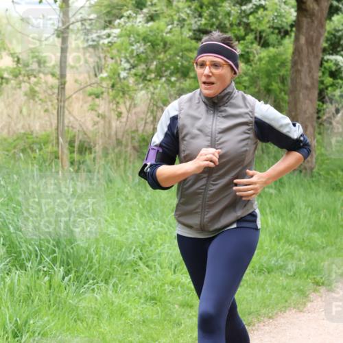 04.05.2025 - 8. Wedeler Halbmarathon Lena Gebhardt http://msf.ph/oto/7831572 04.05.2025 11:18:14 Laufen  meine-sportfotos.de