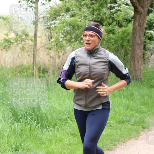04.05.2025 - 8. Wedeler Halbmarathon Lena Gebhardt http://msf.ph/oto/7831575 04.05.2025 11:18:14 Laufen  meine-sportfotos.de