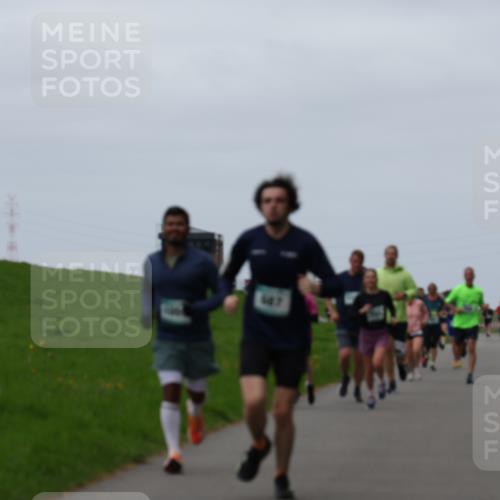 04.05.2025 - 8. Wedeler Halbmarathon Yannick Fuchs http://msf.ph/oto/7831611 04.05.2025 11:20:31 Laufen 147 meine-sportfotos.de