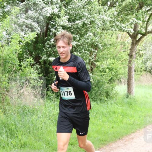 04.05.2025 - 8. Wedeler Halbmarathon Lena Gebhardt http://msf.ph/oto/7831632 04.05.2025 11:18:26 Laufen 1176 meine-sportfotos.de