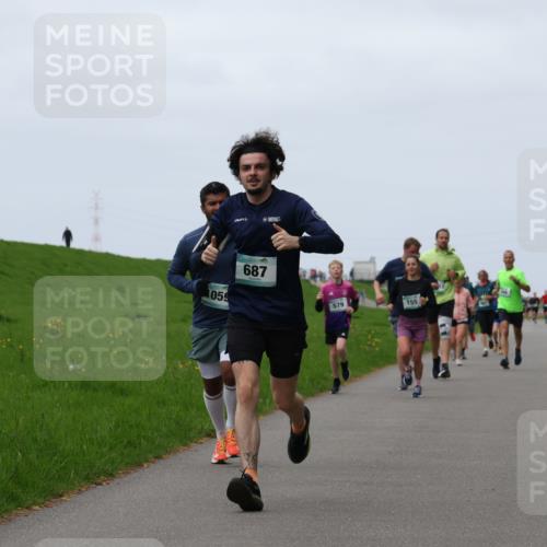 04.05.2025 - 8. Wedeler Halbmarathon Yannick Fuchs http://msf.ph/oto/7831636 04.05.2025 11:20:32 Laufen 1059, 687, 579, 155 meine-sportfotos.de