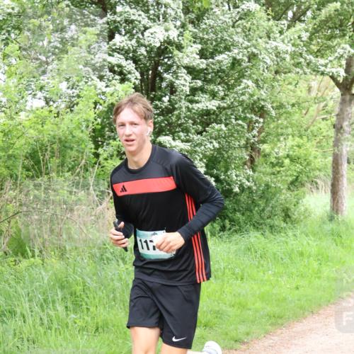 04.05.2025 - 8. Wedeler Halbmarathon Lena Gebhardt http://msf.ph/oto/7831640 04.05.2025 11:18:26 Laufen 117 meine-sportfotos.de