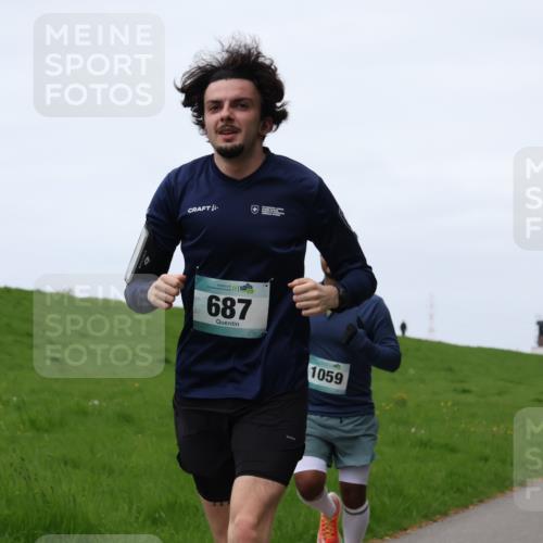 04.05.2025 - 8. Wedeler Halbmarathon Yannick Fuchs http://msf.ph/oto/7831703 04.05.2025 11:20:34 Laufen 8, 687, 1059, 155 meine-sportfotos.de