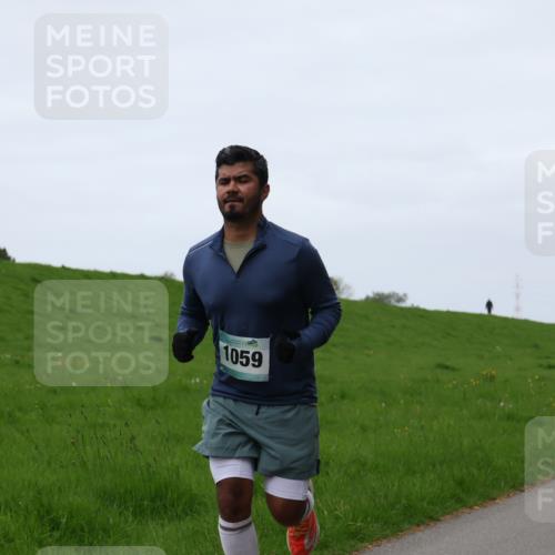 04.05.2025 - 8. Wedeler Halbmarathon Yannick Fuchs http://msf.ph/oto/7831714 04.05.2025 11:20:35 Laufen 1059, 579 meine-sportfotos.de
