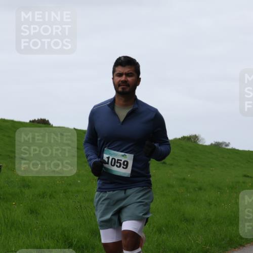 04.05.2025 - 8. Wedeler Halbmarathon Yannick Fuchs http://msf.ph/oto/7831729 04.05.2025 11:20:36 Laufen 1059 meine-sportfotos.de