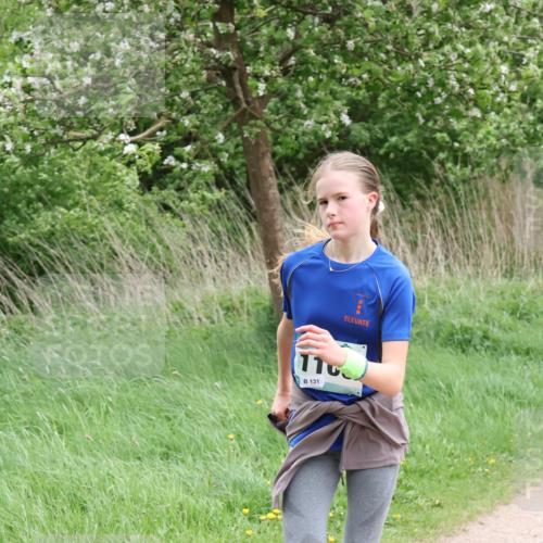 04.05.2025 - 8. Wedeler Halbmarathon Lena Gebhardt http://msf.ph/oto/7831731 04.05.2025 11:18:40 Laufen 110, 131 meine-sportfotos.de