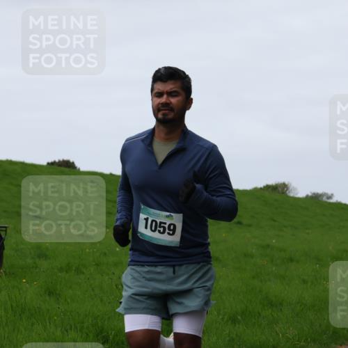 04.05.2025 - 8. Wedeler Halbmarathon Yannick Fuchs http://msf.ph/oto/7831733 04.05.2025 11:20:36 Laufen 1059 meine-sportfotos.de