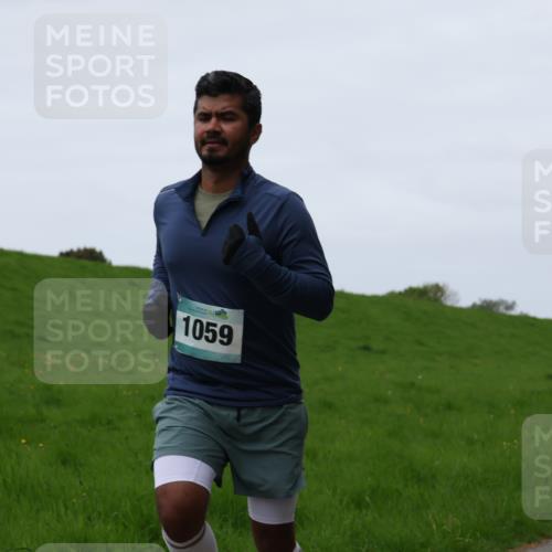 04.05.2025 - 8. Wedeler Halbmarathon Yannick Fuchs http://msf.ph/oto/7831736 04.05.2025 11:20:36 Laufen 1059 meine-sportfotos.de