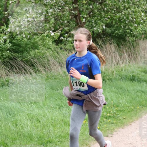 04.05.2025 - 8. Wedeler Halbmarathon Lena Gebhardt http://msf.ph/oto/7831737 04.05.2025 11:18:40 Laufen 1100, 131 meine-sportfotos.de