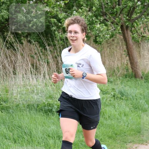 04.05.2025 - 8. Wedeler Halbmarathon Lena Gebhardt http://msf.ph/oto/7831756 04.05.2025 11:18:42 Laufen 65, 5 meine-sportfotos.de