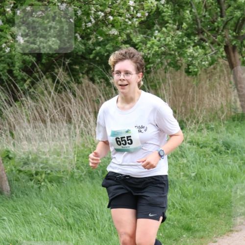 04.05.2025 - 8. Wedeler Halbmarathon Lena Gebhardt http://msf.ph/oto/7831762 04.05.2025 11:18:42 Laufen 655, 5 meine-sportfotos.de