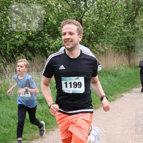 04.05.2025 - 8. Wedeler Halbmarathon Lena Gebhardt http://msf.ph/oto/7831788 04.05.2025 11:18:45 Laufen 1199, 38 meine-sportfotos.de