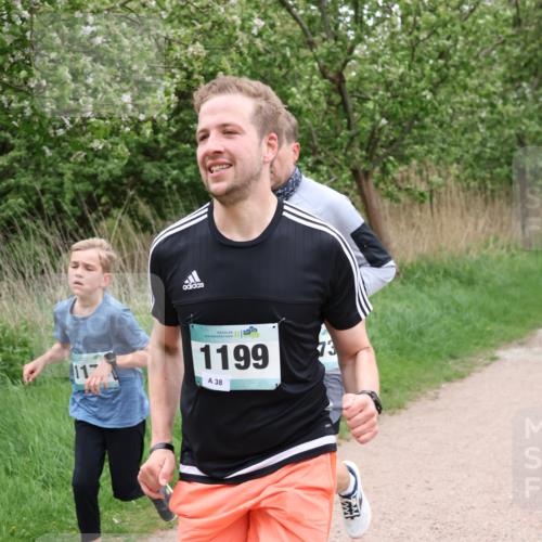 04.05.2025 - 8. Wedeler Halbmarathon Lena Gebhardt http://msf.ph/oto/7831791 04.05.2025 11:18:45 Laufen 117, 1199, 38, 73 meine-sportfotos.de