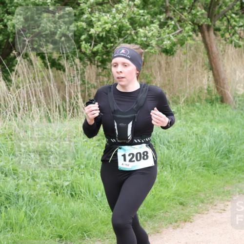 04.05.2025 - 8. Wedeler Halbmarathon Lena Gebhardt http://msf.ph/oto/7831818 04.05.2025 11:18:47 Laufen 1208, 152 meine-sportfotos.de