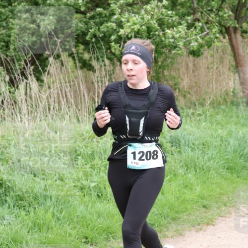 04.05.2025 - 8. Wedeler Halbmarathon Lena Gebhardt http://msf.ph/oto/7831819 04.05.2025 11:18:47 Laufen 1208, 152 meine-sportfotos.de