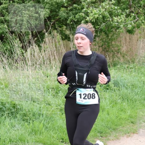 04.05.2025 - 8. Wedeler Halbmarathon Lena Gebhardt http://msf.ph/oto/7831822 04.05.2025 11:18:47 Laufen 1208, 152 meine-sportfotos.de