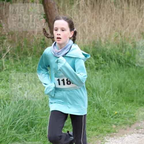 04.05.2025 - 8. Wedeler Halbmarathon Lena Gebhardt http://msf.ph/oto/7831854 04.05.2025 11:18:50 Laufen 118 meine-sportfotos.de