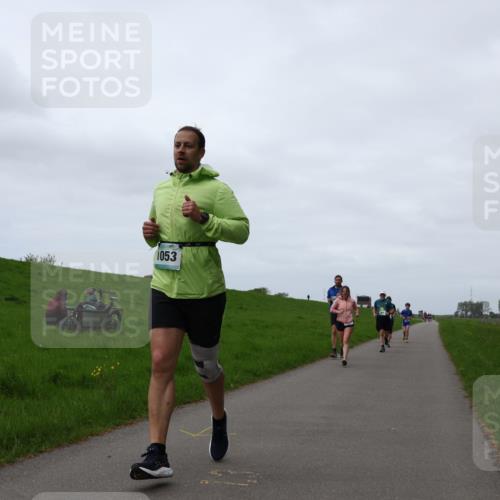 04.05.2025 - 8. Wedeler Halbmarathon Yannick Fuchs http://msf.ph/oto/7831908 04.05.2025 11:20:44 Laufen 1053 meine-sportfotos.de