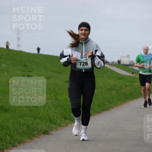 04.05.2025 - 8. Wedeler Halbmarathon Yannick Fuchs http://msf.ph/oto/7831929 04.05.2025 11:40:54 Laufen 726, 873 meine-sportfotos.de