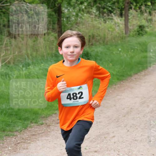 04.05.2025 - 8. Wedeler Halbmarathon Lena Gebhardt http://msf.ph/oto/7831936 04.05.2025 11:19:00 Laufen 856, 482 meine-sportfotos.de