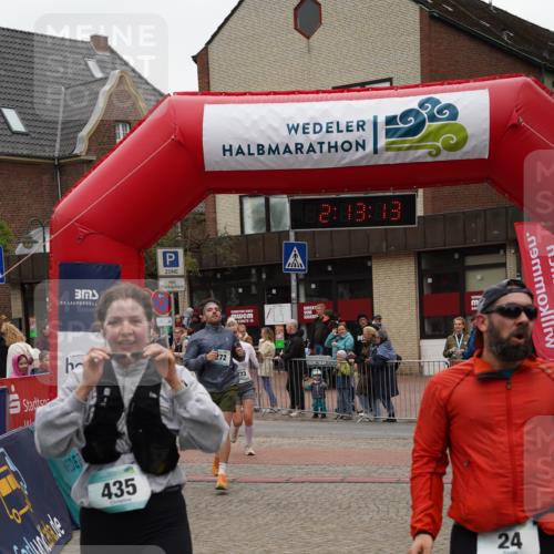 04.05.2025 - 8. Wedeler Halbmarathon Felixshl http://msf.ph/oto/7831942 04.05.2025 12:13:11 Ziel 24, 272, 273, 435 meine-sportfotos.de