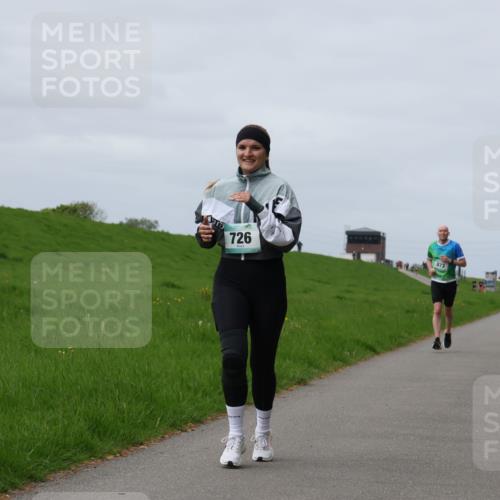 04.05.2025 - 8. Wedeler Halbmarathon Yannick Fuchs http://msf.ph/oto/7831969 04.05.2025 11:40:56 Laufen 726, 873 meine-sportfotos.de