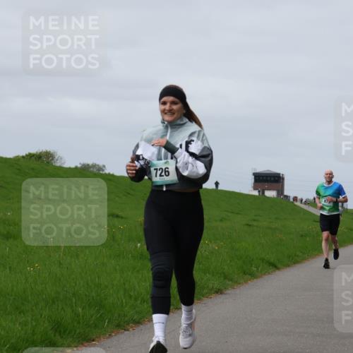 04.05.2025 - 8. Wedeler Halbmarathon Yannick Fuchs http://msf.ph/oto/7831971 04.05.2025 11:40:56 Laufen 726, 873 meine-sportfotos.de