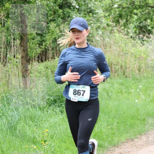 04.05.2025 - 8. Wedeler Halbmarathon Lena Gebhardt http://msf.ph/oto/7832000 04.05.2025 11:19:07 Laufen 867, 151 meine-sportfotos.de
