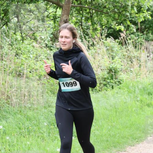 04.05.2025 - 8. Wedeler Halbmarathon Lena Gebhardt http://msf.ph/oto/7832059 04.05.2025 11:19:13 Laufen 1099 meine-sportfotos.de