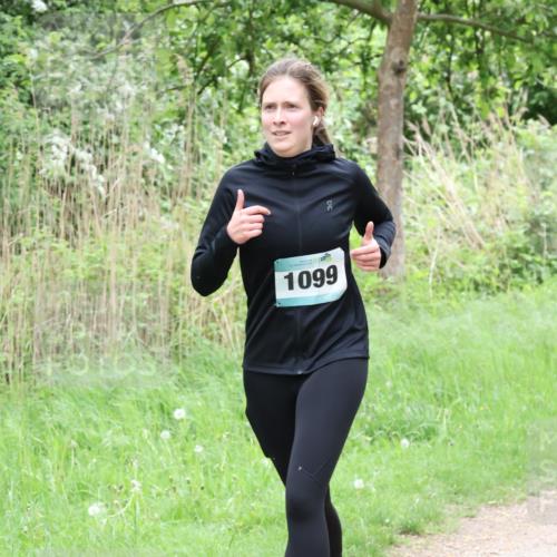 04.05.2025 - 8. Wedeler Halbmarathon Lena Gebhardt http://msf.ph/oto/7832066 04.05.2025 11:19:13 Laufen 1099 meine-sportfotos.de
