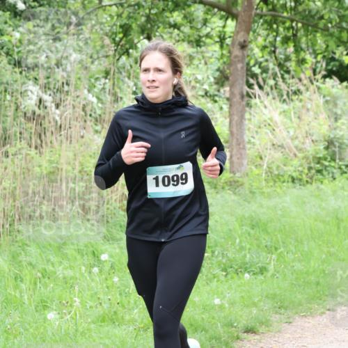 04.05.2025 - 8. Wedeler Halbmarathon Lena Gebhardt http://msf.ph/oto/7832069 04.05.2025 11:19:13 Laufen 1099 meine-sportfotos.de