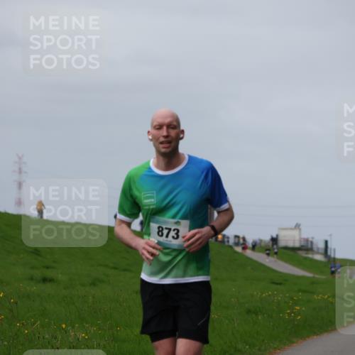 04.05.2025 - 8. Wedeler Halbmarathon Yannick Fuchs http://msf.ph/oto/7832076 04.05.2025 11:41:01 Laufen 873 meine-sportfotos.de