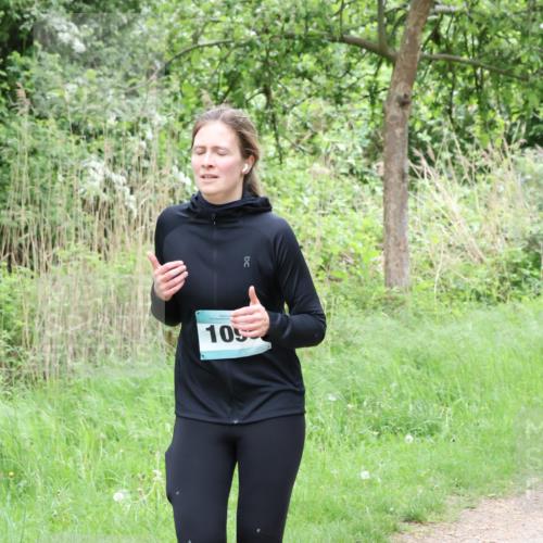04.05.2025 - 8. Wedeler Halbmarathon Lena Gebhardt http://msf.ph/oto/7832077 04.05.2025 11:19:14 Laufen 10 meine-sportfotos.de