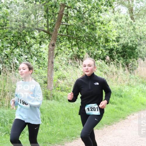 04.05.2025 - 8. Wedeler Halbmarathon Lena Gebhardt http://msf.ph/oto/7832087 04.05.2025 11:19:19 Laufen 1190, 1201 meine-sportfotos.de