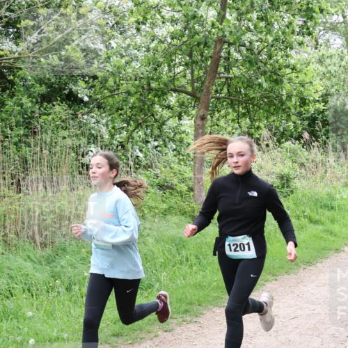 04.05.2025 - 8. Wedeler Halbmarathon Lena Gebhardt http://msf.ph/oto/7832094 04.05.2025 11:19:19 Laufen 1201 meine-sportfotos.de