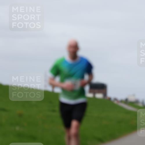 04.05.2025 - 8. Wedeler Halbmarathon Yannick Fuchs http://msf.ph/oto/7832101 04.05.2025 11:41:02 Laufen  meine-sportfotos.de