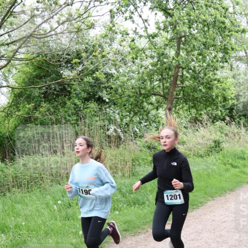 04.05.2025 - 8. Wedeler Halbmarathon Lena Gebhardt http://msf.ph/oto/7832102 04.05.2025 11:19:19 Laufen 1198, 1201 meine-sportfotos.de