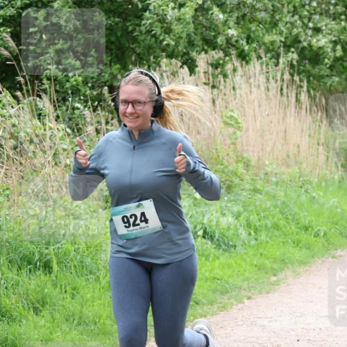 04.05.2025 - 8. Wedeler Halbmarathon Lena Gebhardt http://msf.ph/oto/7832111 04.05.2025 11:19:21 Laufen 924 meine-sportfotos.de