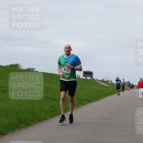 04.05.2025 - 8. Wedeler Halbmarathon Yannick Fuchs http://msf.ph/oto/7832115 04.05.2025 11:41:02 Laufen 873 meine-sportfotos.de