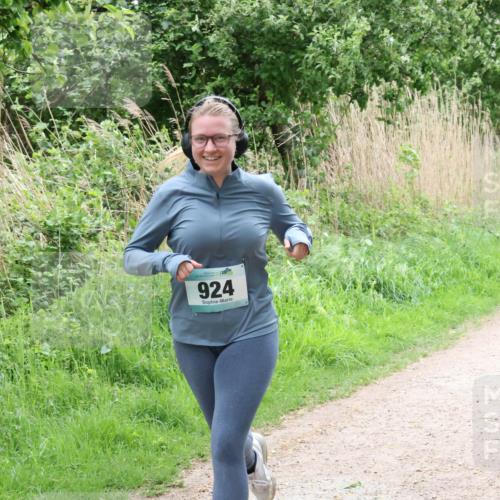 04.05.2025 - 8. Wedeler Halbmarathon Lena Gebhardt http://msf.ph/oto/7832134 04.05.2025 11:19:22 Laufen 924 meine-sportfotos.de