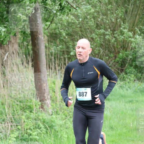 04.05.2025 - 8. Wedeler Halbmarathon Lena Gebhardt http://msf.ph/oto/7832165 04.05.2025 11:19:33 Laufen 887 meine-sportfotos.de
