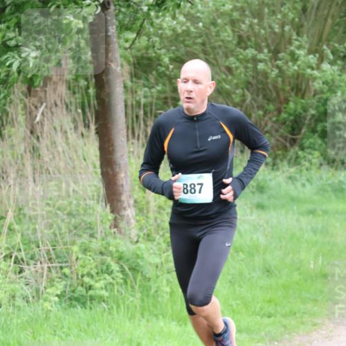 04.05.2025 - 8. Wedeler Halbmarathon Lena Gebhardt http://msf.ph/oto/7832170 04.05.2025 11:19:33 Laufen 887 meine-sportfotos.de