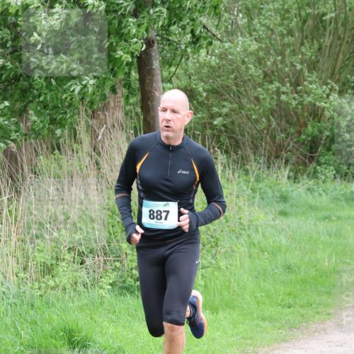 04.05.2025 - 8. Wedeler Halbmarathon Lena Gebhardt http://msf.ph/oto/7832185 04.05.2025 11:19:33 Laufen 887 meine-sportfotos.de