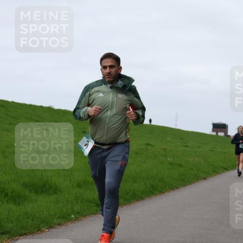 04.05.2025 - 8. Wedeler Halbmarathon Yannick Fuchs http://msf.ph/oto/7832190 04.05.2025 11:20:53 Laufen  meine-sportfotos.de