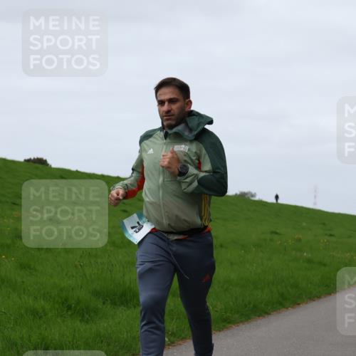 04.05.2025 - 8. Wedeler Halbmarathon Yannick Fuchs http://msf.ph/oto/7832204 04.05.2025 11:20:53 Laufen  meine-sportfotos.de