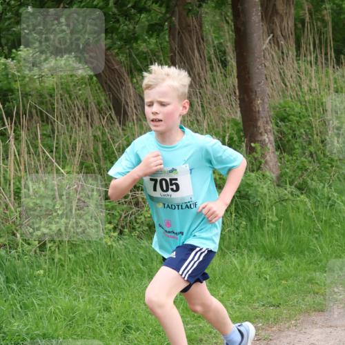 04.05.2025 - 8. Wedeler Halbmarathon Lena Gebhardt http://msf.ph/oto/7832217 04.05.2025 11:19:37 Laufen 705 meine-sportfotos.de