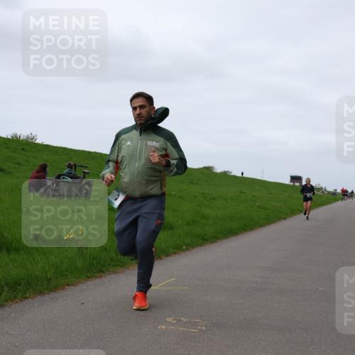 04.05.2025 - 8. Wedeler Halbmarathon Yannick Fuchs http://msf.ph/oto/7832230 04.05.2025 11:20:54 Laufen  meine-sportfotos.de