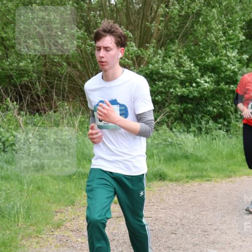 04.05.2025 - 8. Wedeler Halbmarathon Lena Gebhardt http://msf.ph/oto/7832255 04.05.2025 11:19:43 Laufen  meine-sportfotos.de